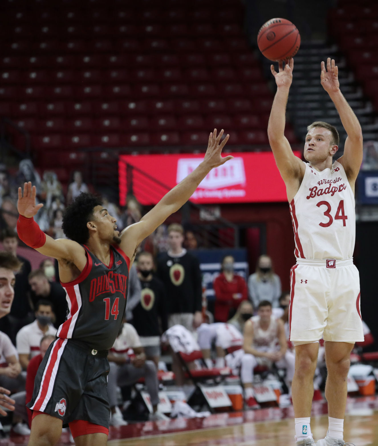 OSU 74, UW 62
